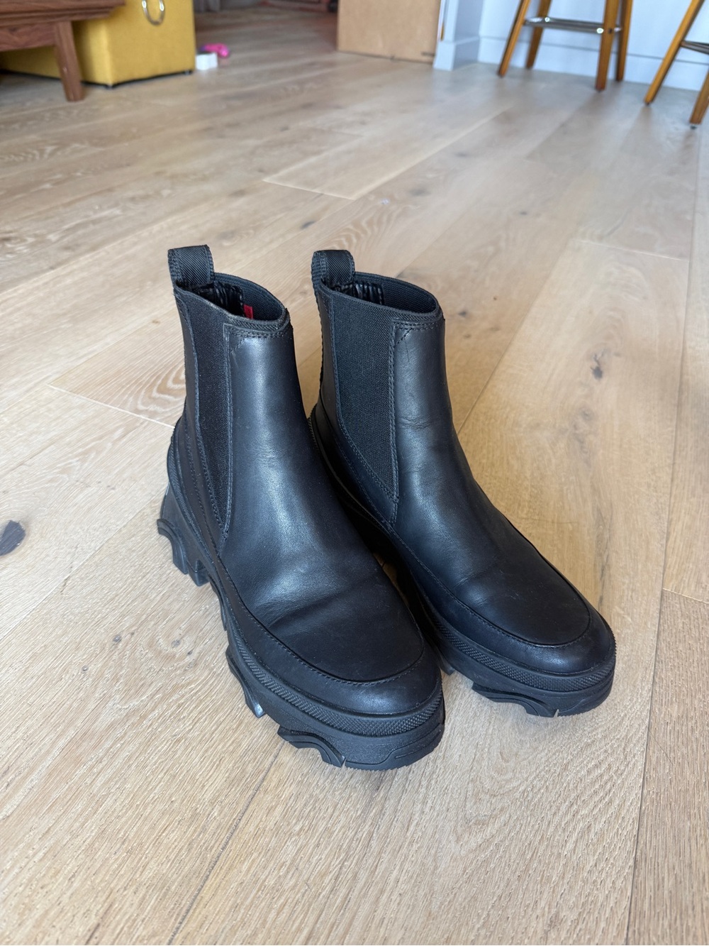 Sorel Black Chunky Chelsea Combat Boots